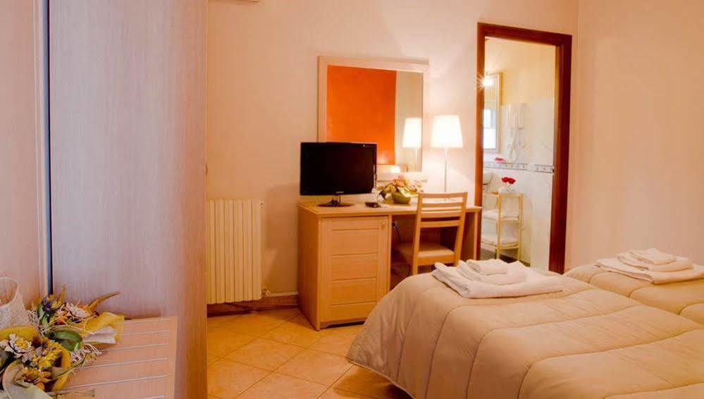 B&B Charme Sora Bagian luar foto